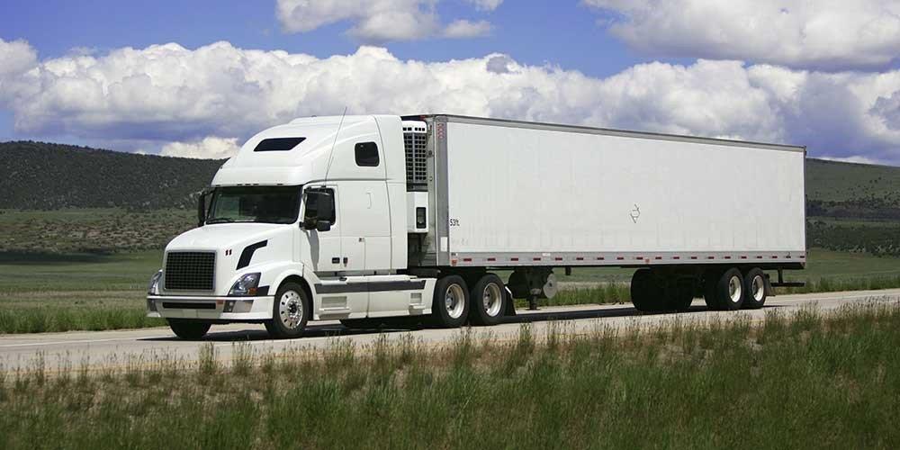 Aluminum-panelled truck trailer
